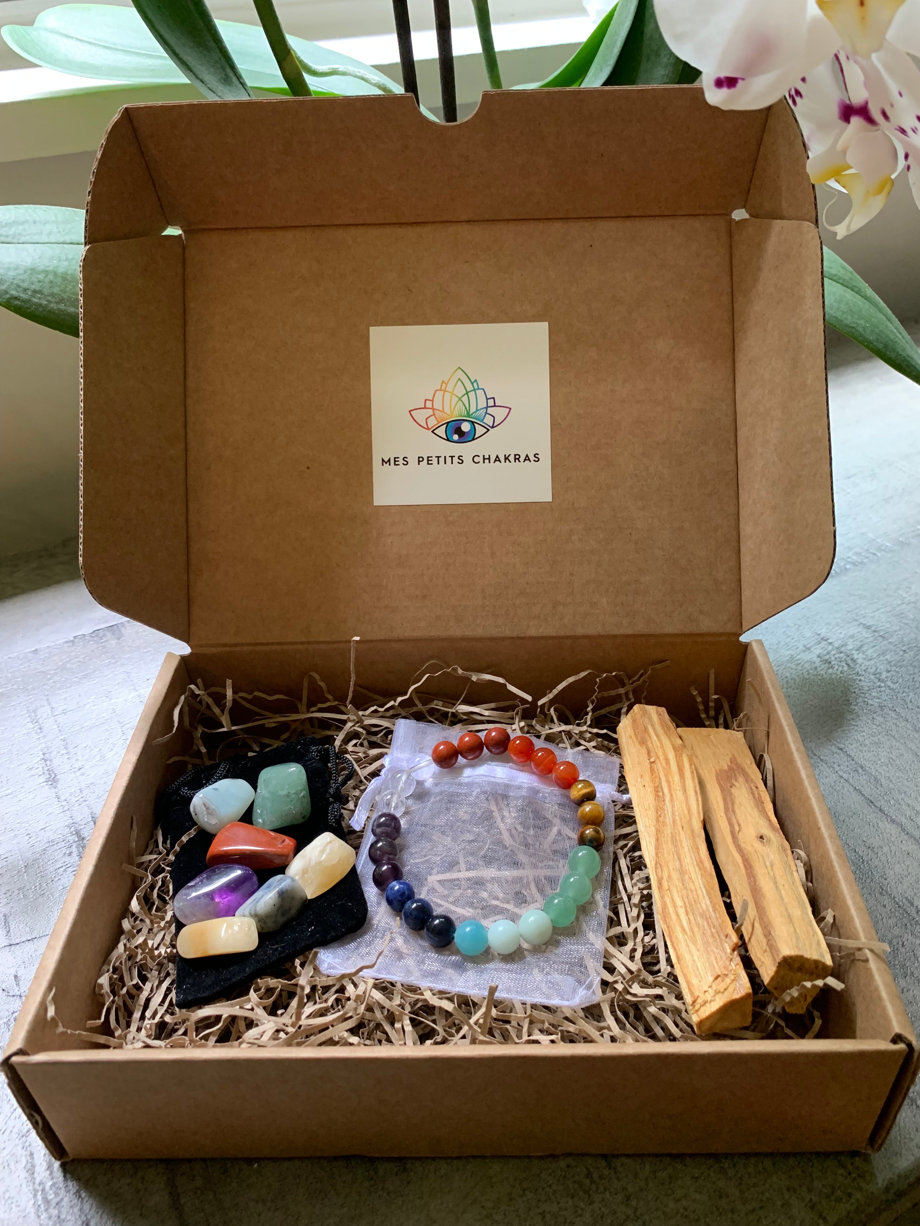 Coffret Cadeau de 7 Bouteilles de Souhaits avec Pierres 7 Chakras