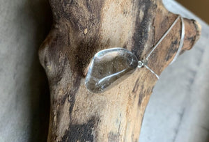 Collier pendentif Cristal de roche pierre roulée