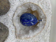 Charger l&#39;image dans la galerie, Collier pendentif Lapis Lazuli pierre roulée