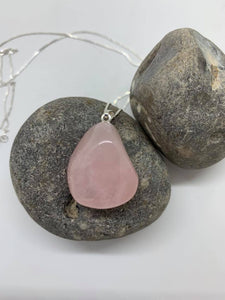 Collier quartz rose pierre roulée
